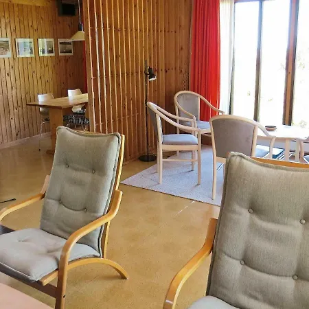 Two-bedroom Holiday In 31
